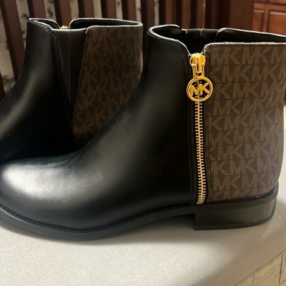 Brand-new Michael Kors boot